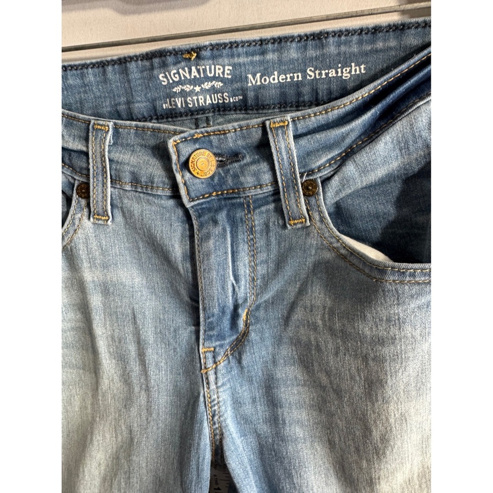 Signature by Levi Strauss Co Modern‎ Straight Light Wash Blue Denim Jeans